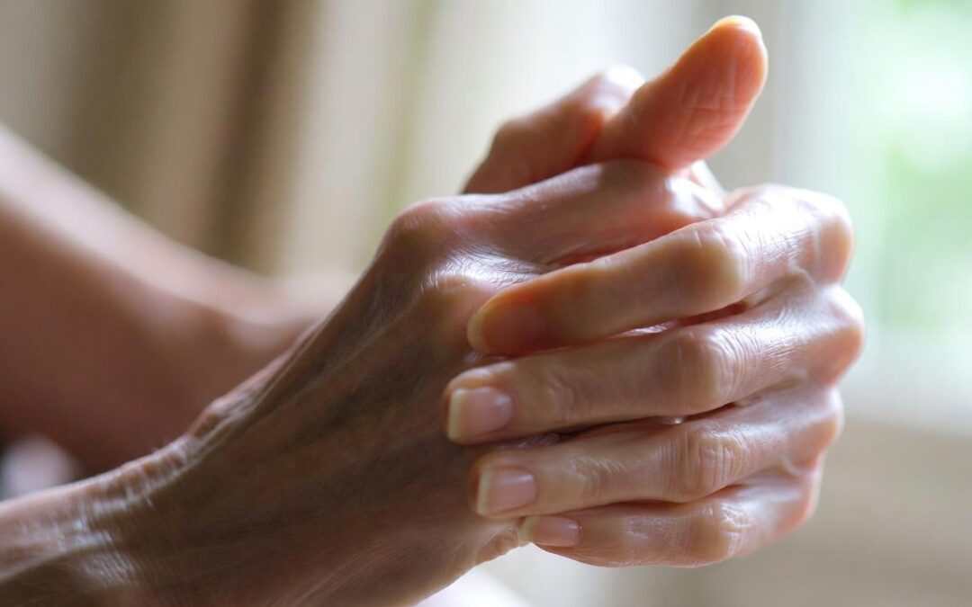 Zanik mięśni (sarkopenia) – jak rozpoznać pierwsze objawy w domu